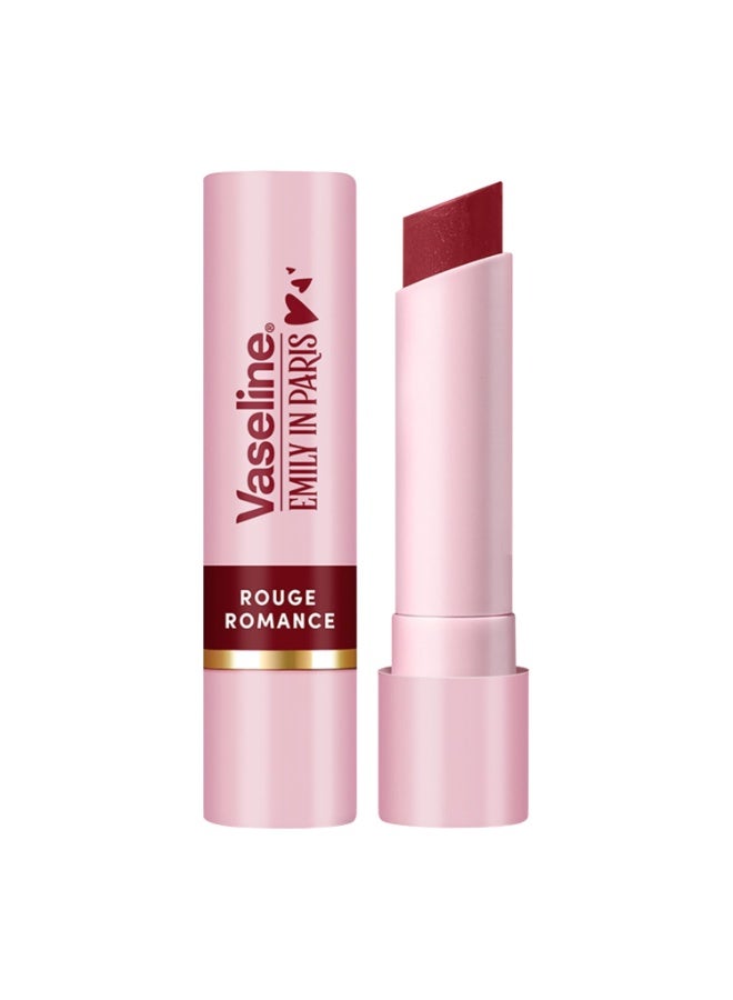 فازلين روج رومانس | إصدار محدود من إميلي في باريس | مرطب شفاه أحمر اللون، ترطيب يدوم 24 ساعة*، 3 غرام - Image 1